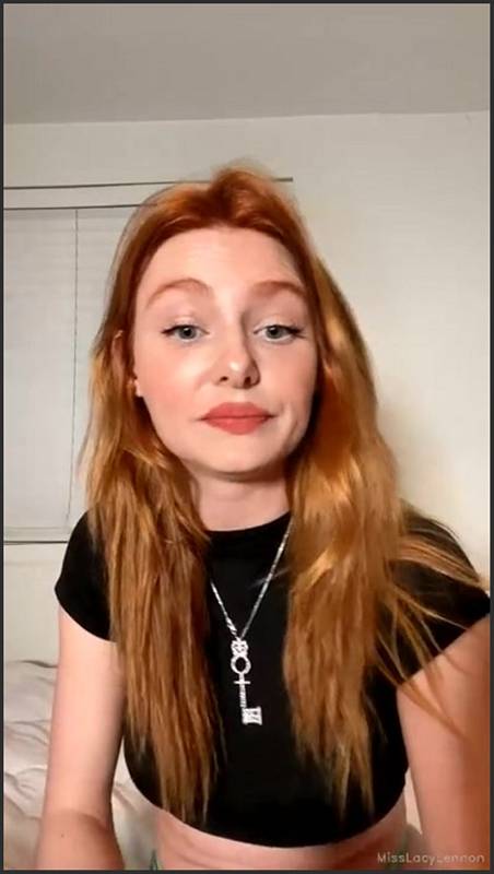 Live Cam DIldo zum Umschnallen macht Analsex bei devotem Sklaven